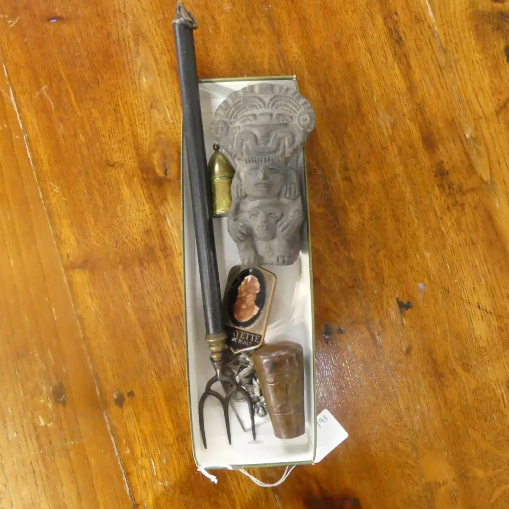 SMALL TRAY COLLECTABLES GEO TOASTING FORK L300MM ETC Image 1++