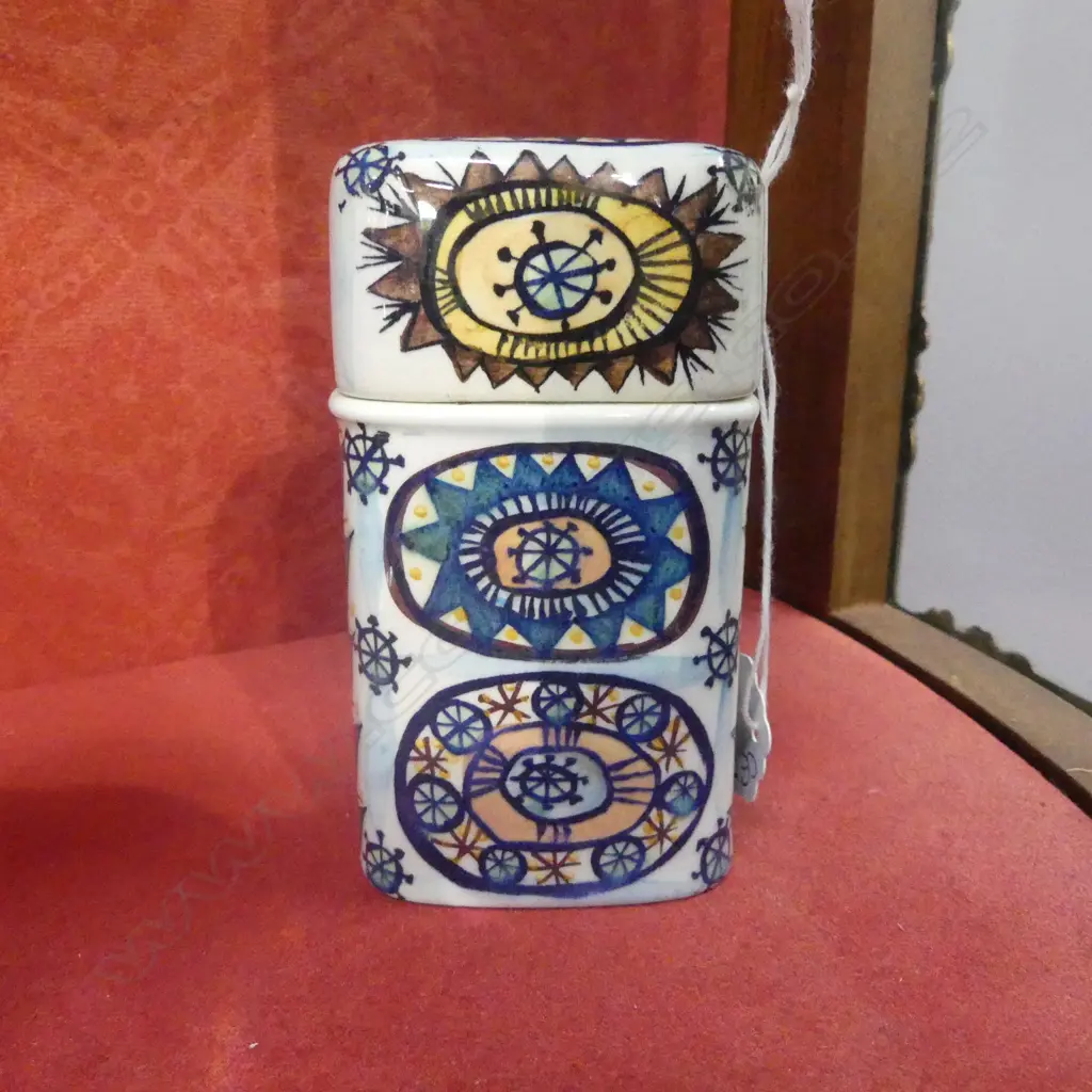 ROYAL COPENHAGEN FAJANCE LIDDED CONTAINER H.110mm Image 1++