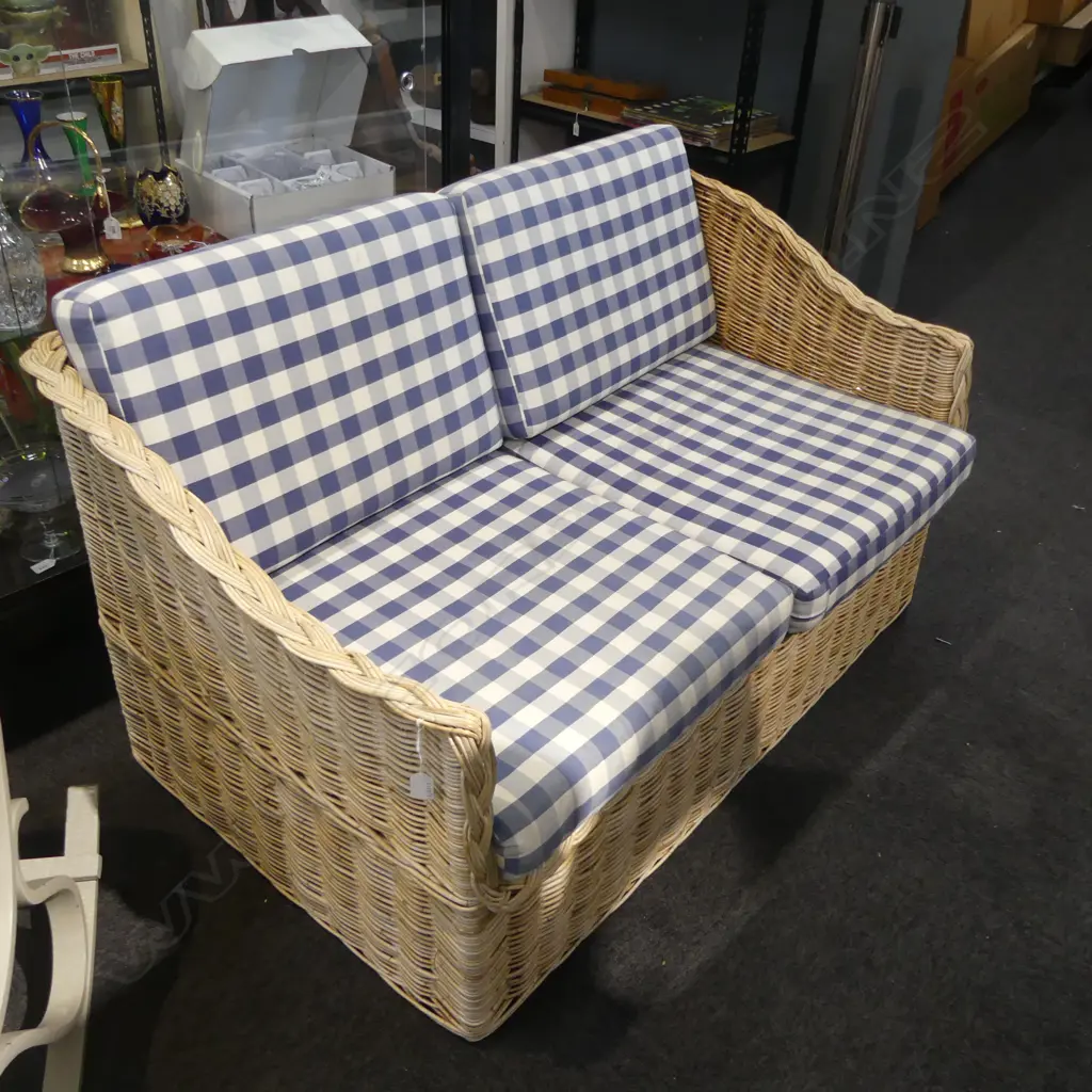 CANE SOFA 1280x800x700mm Image 1++