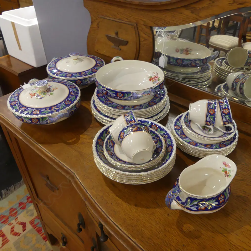 GRINDLEY 'ELYSIAN' PART DINNER SERVICE Image 1++