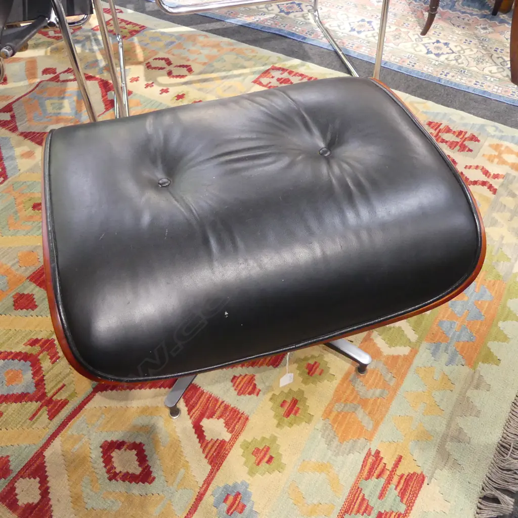 EAMES FOOTSTOOL Image 1++