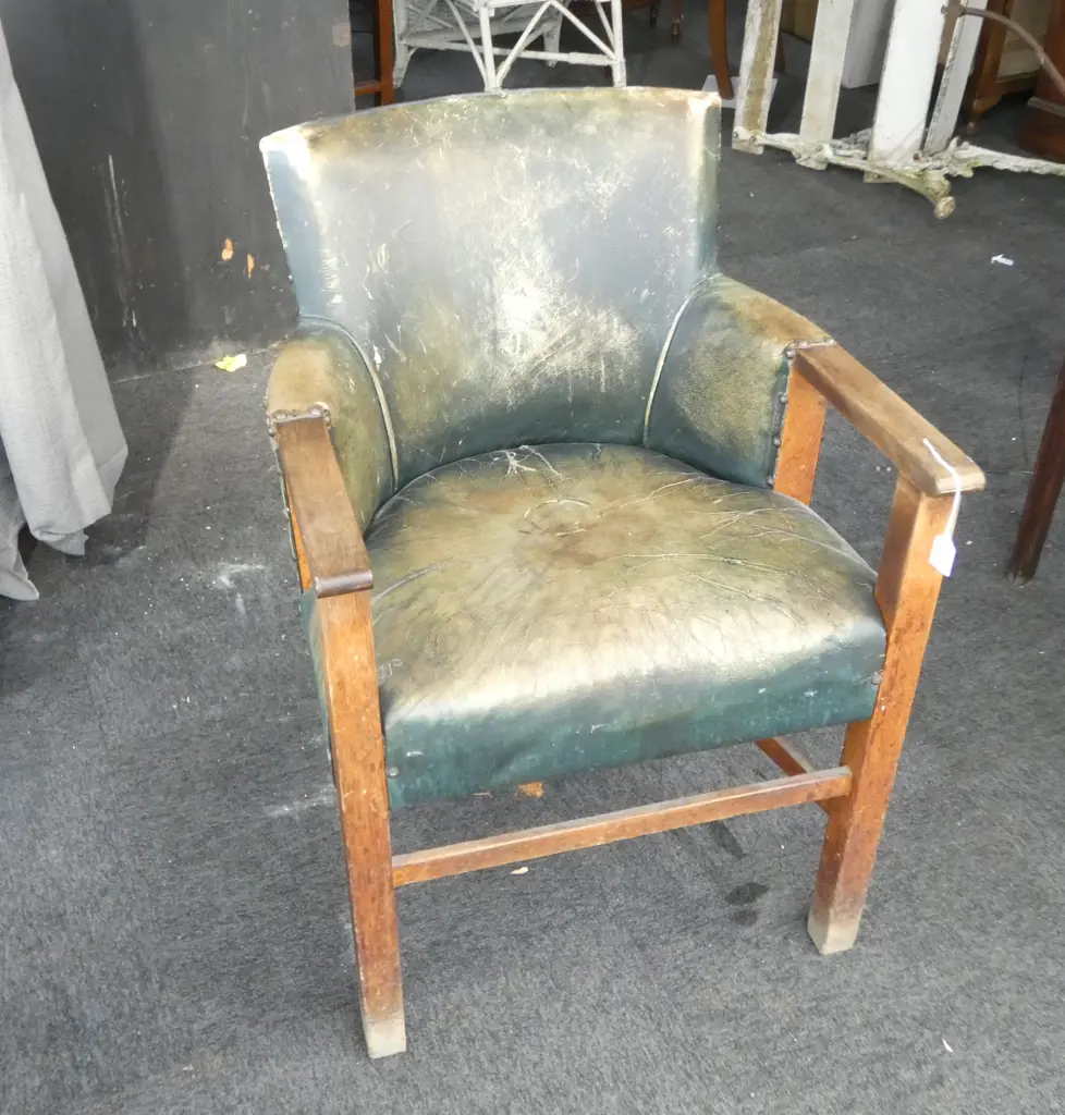 VINTAGE GREEN LEATHER ARMCHAIR Image 1++