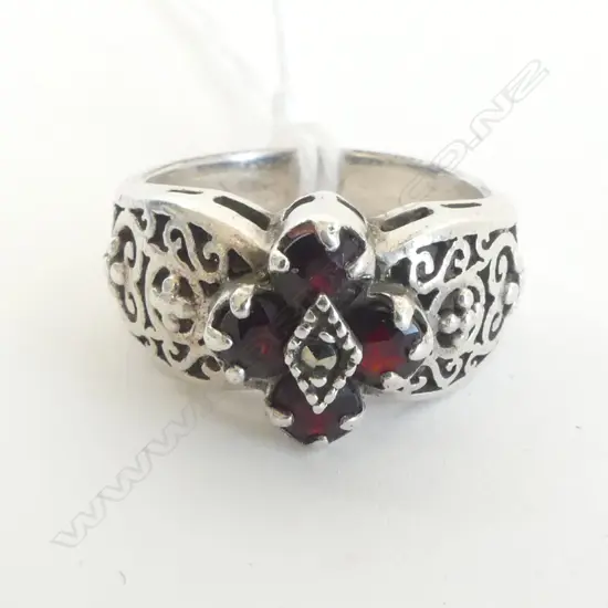 VINTAGE GARNET AND SILVER RING sturdy top with pierced scrolls SIZE P