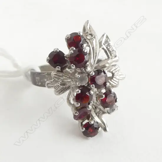 STERLING SILVER, GARNET AND ZIRCONIA CLUSTER RING size L1/2