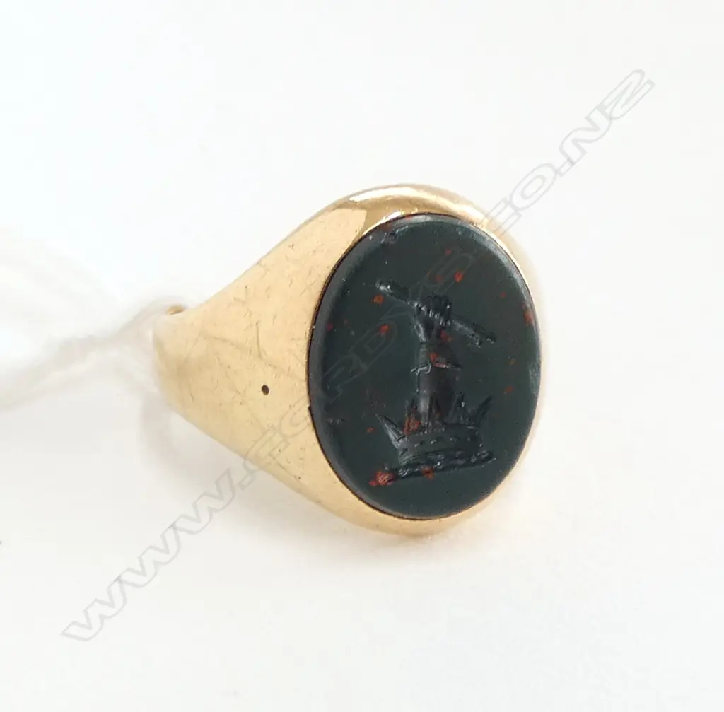 ANTIQUE 18ct GOLD & BLOODSTONE SIGNET RING 6.78gms Image 1++