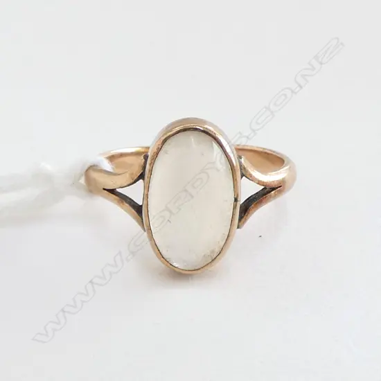 Early 20thC rose GOLD & MOONSTONE RING 2gms SIZE K