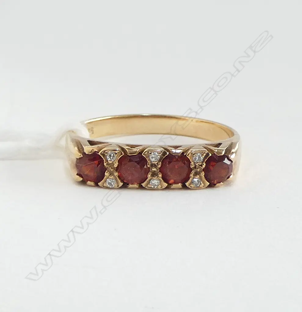 9ct GOLD 4 GARNET & 6 DIAMOND RING 2.9gms SIZE U Image 1++