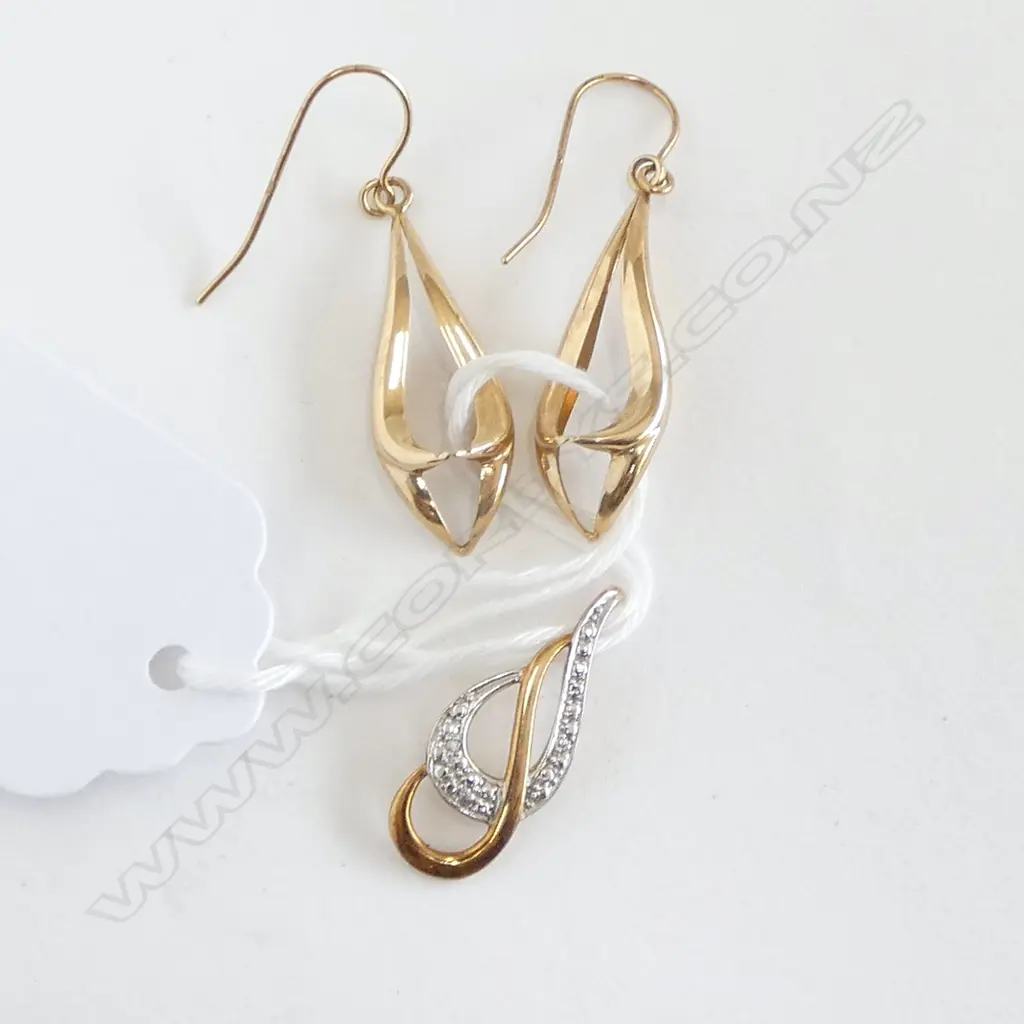 PR 9ct YELLOW GOLD DROP EARRINGS + DBLE loop PENDANT with small diamonds 2gms Image 1++