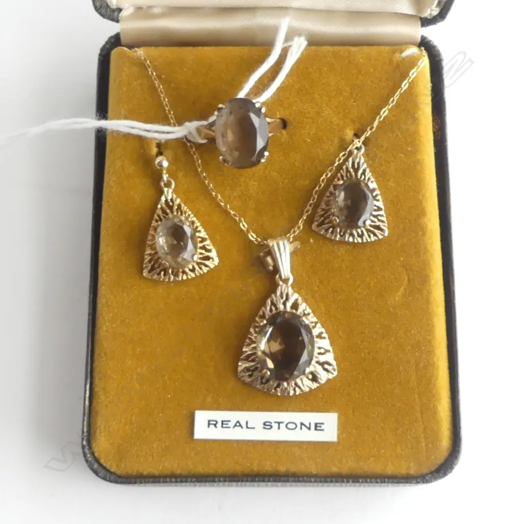 9ct GOLD & 'Real Stone' SMOKEY QUARTZ VINTAGE BOXED JEWELLERY SUITE necklace earrings & ring 7.9gms SIZE O Image 1++