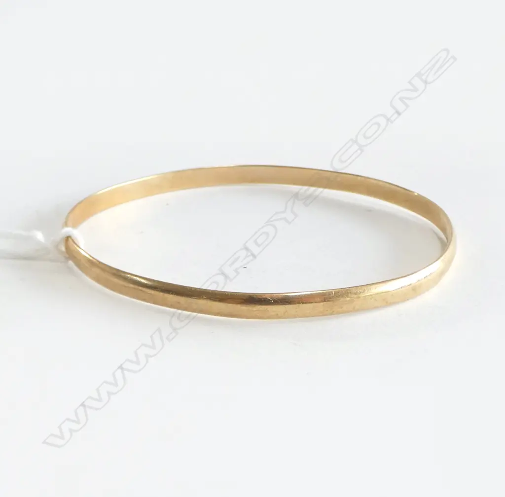 9ct YELLOW GOLD PLAIN BANGLE 9.26gms Image 1++
