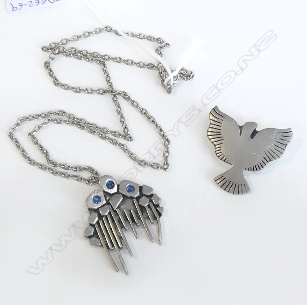 R. TENNESMED SWEEDEN PEWTER DOVE BROOCH & DANISH DESIGN PEWTER PENDANT NECKLACE L.340mm Image 1++
