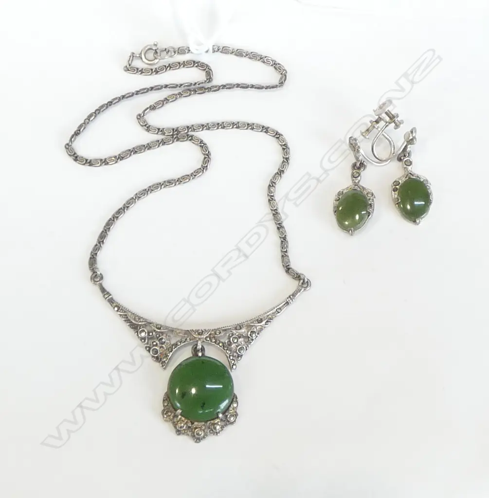 SILVER & GREENSTONE NECKLACE + PR EARRINGS Image 1++