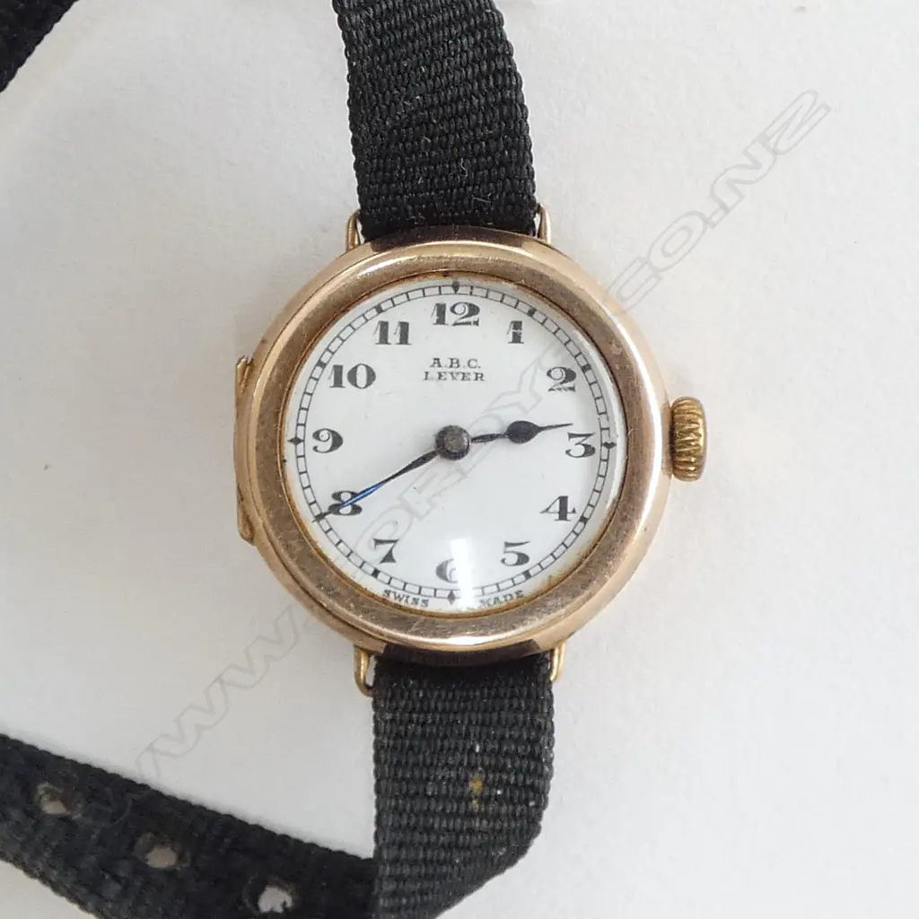 early 20thC 9ct GOLD LADIES WRISTWATCH movement marked Texina Image 1++