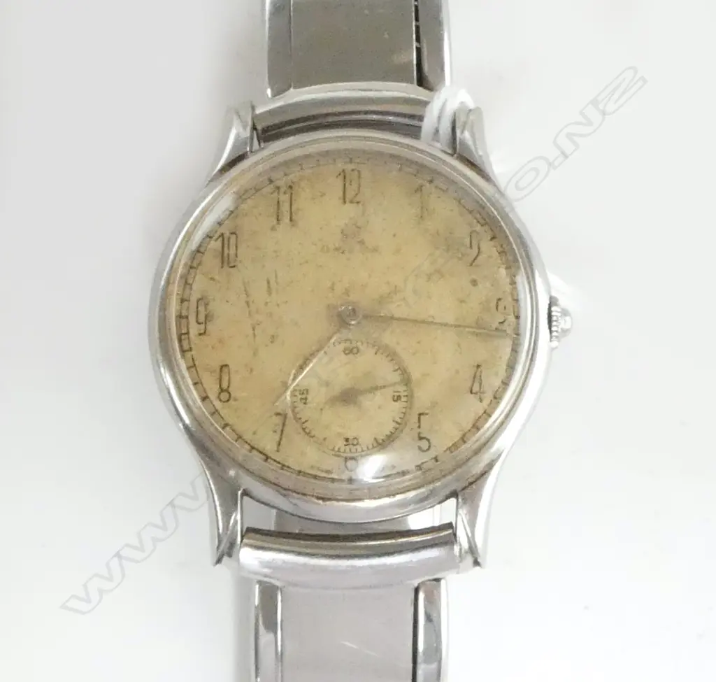 1940's GENT'S OMEGA WRISTWATCH - RUNNING the back dated 1944 Image 1++