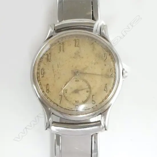 1940's GENT'S OMEGA WRISTWATCH - RUNNING the back dated 1944