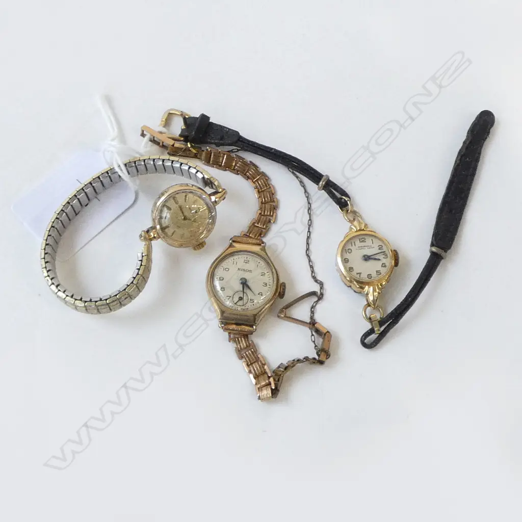 3 LADIES VINTAGE WRISTWATCHES Image 1++