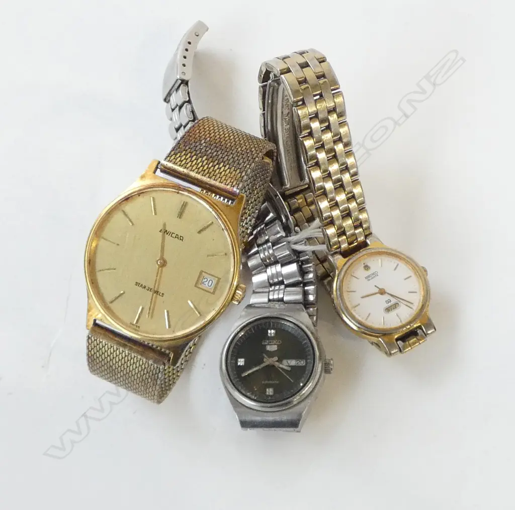 2 SEIKO LADIES WRISTWATCHES + ENICAR WATCH Image 1++