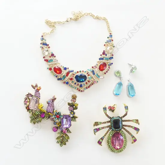 COSTUME JEWELLERY ALL ITEMS DAMAGED