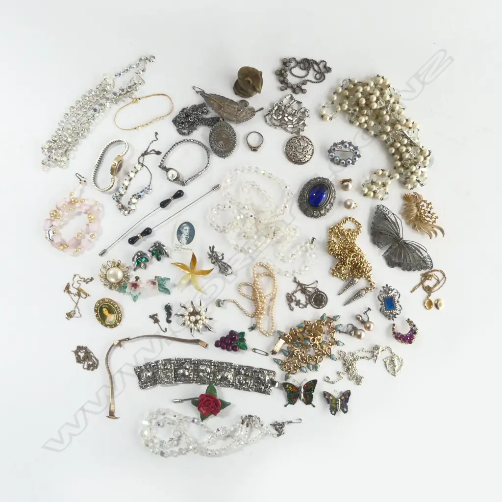 ASST. COSTUME JEWELLERY Image 1++