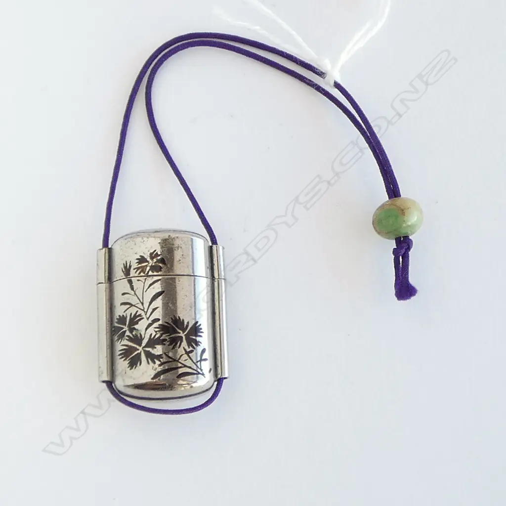 SMALL SILVER? INRO w. FLORAL MOTIF Image 1++
