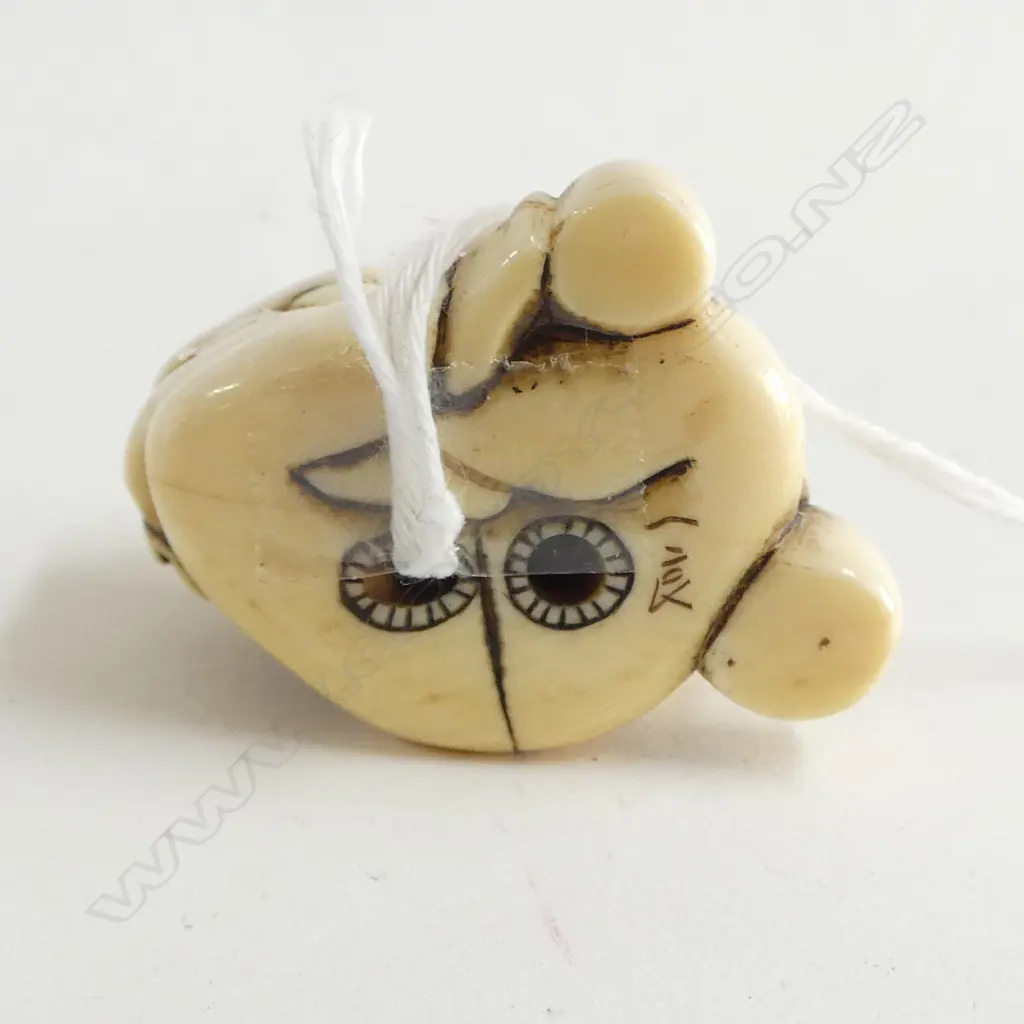 IVORY NETSUKE MASK MAKER, SIGNED Image 1++