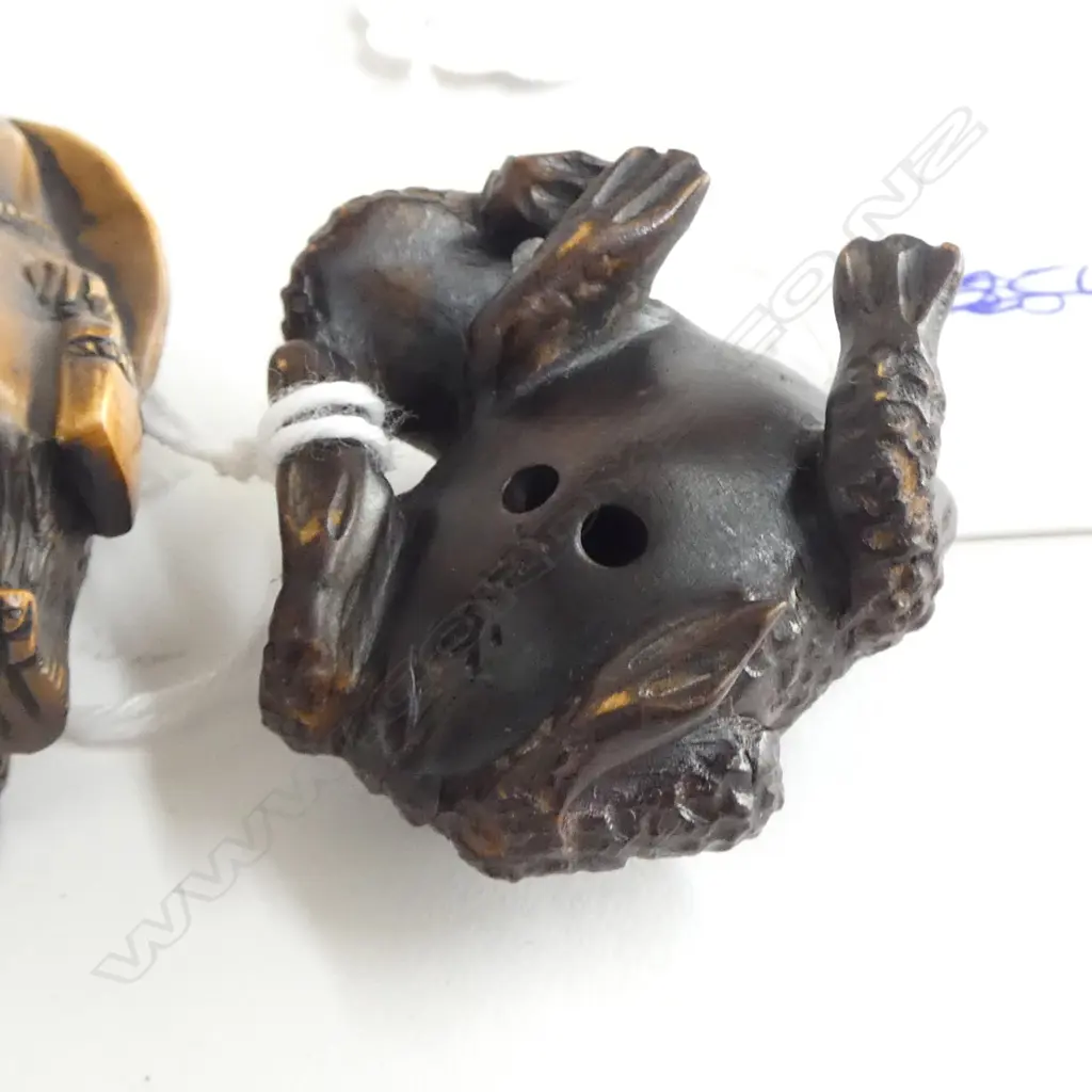 3 CARVED ROSEWOOD NETSUKE ANIMALS, SIGNED Image 1++