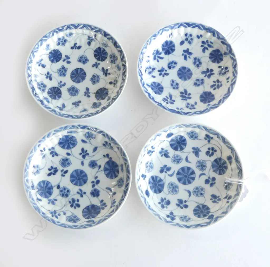 SET 4 CHINESE FINE BLUE & WHITE SMALL DISHES fluted. Tendril floral pattern Dia.120mm AF Image 1++