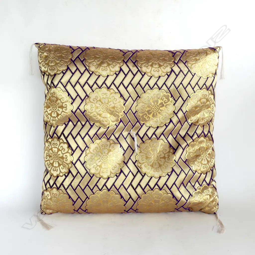 TOP QUALITY BUDDHIST PRIEST'S BROCADE CUSHION gold thread W.620mm Image 1++