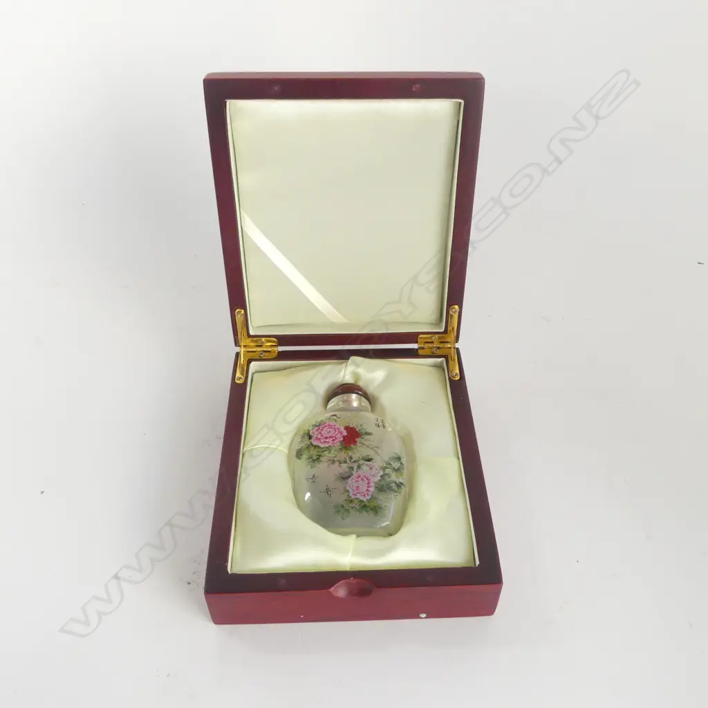 CHINESE SNUFF BOTTLE, H.100mm, CASED Image 1++