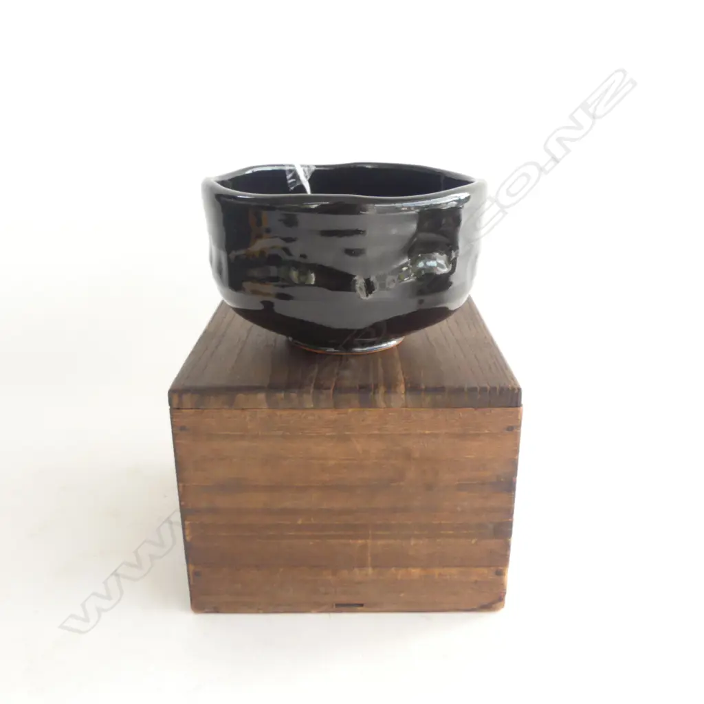 JAPANESE OBSIDIAN GLAZE TEA BOWL in original box Dia.122mm Image 1++