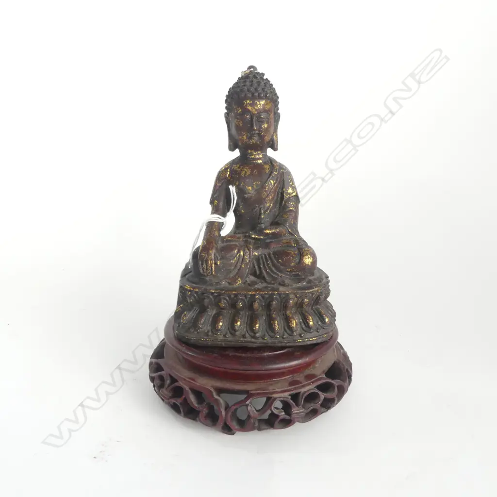 METAL BUDDHA ON CARVED STAND H.225mm Image 1++