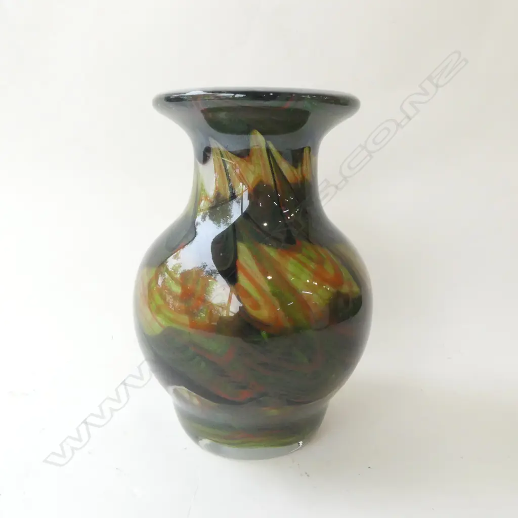 VINTAGE STURDY JAPANESE ART GLASS VASE GREEN swirl INCASED IN CLEAR w white H.265mm Image 1++