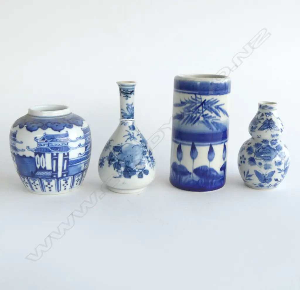 4 CHINESE BLUE & WHITE PORCELAIN VASES. H.135mm. Specimen vase w hairline crack Image 1++