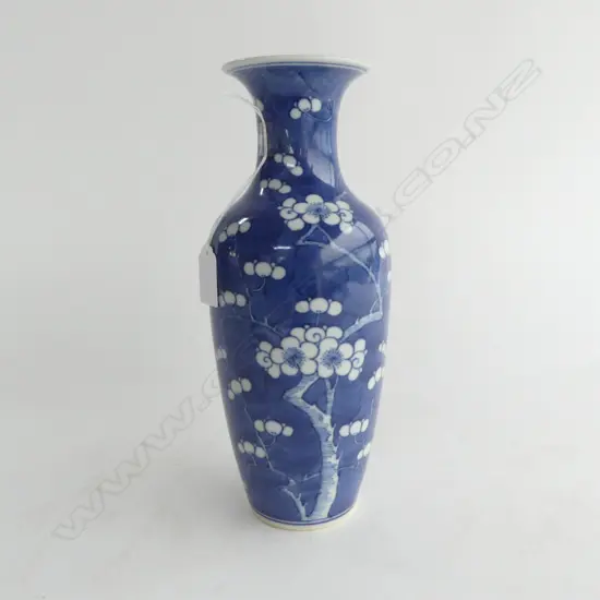 CHINESE VASE, BLOSSOMS ON BLUE GROUND H.280mm