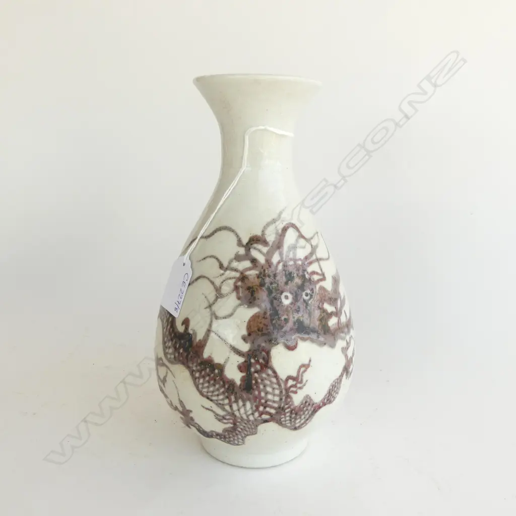 ORIENTAL VASE w. RED DRAGON DESIGN H.245mm Image 1++