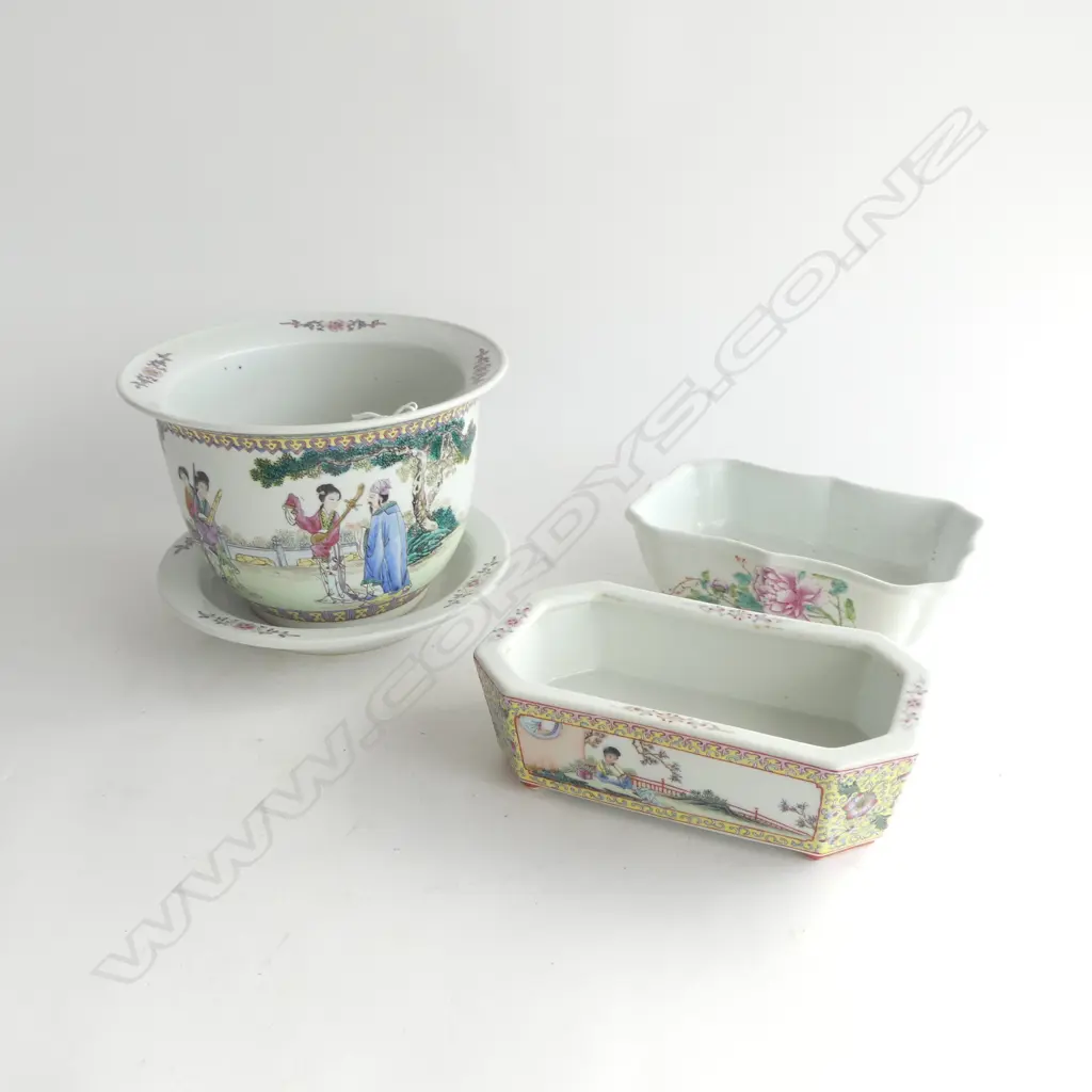 CHINESE JARDINIERE H.175mm, 235mm dia + 2 PLANTERS W.230mm Image 1++