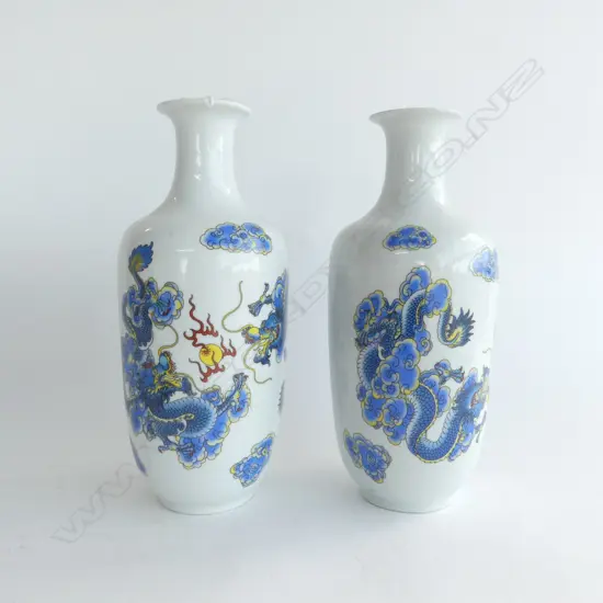 PR MODERN CHINESE VASES w. PRINTED BLUE DRAGON DESIGN H.285mm