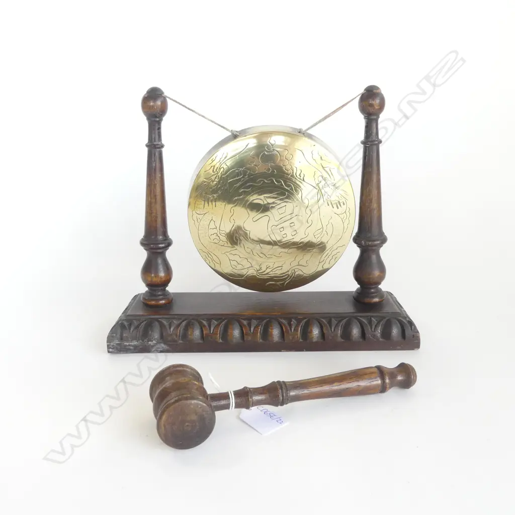 CARVED OAK DINNER GONG W.295mm Image 1++