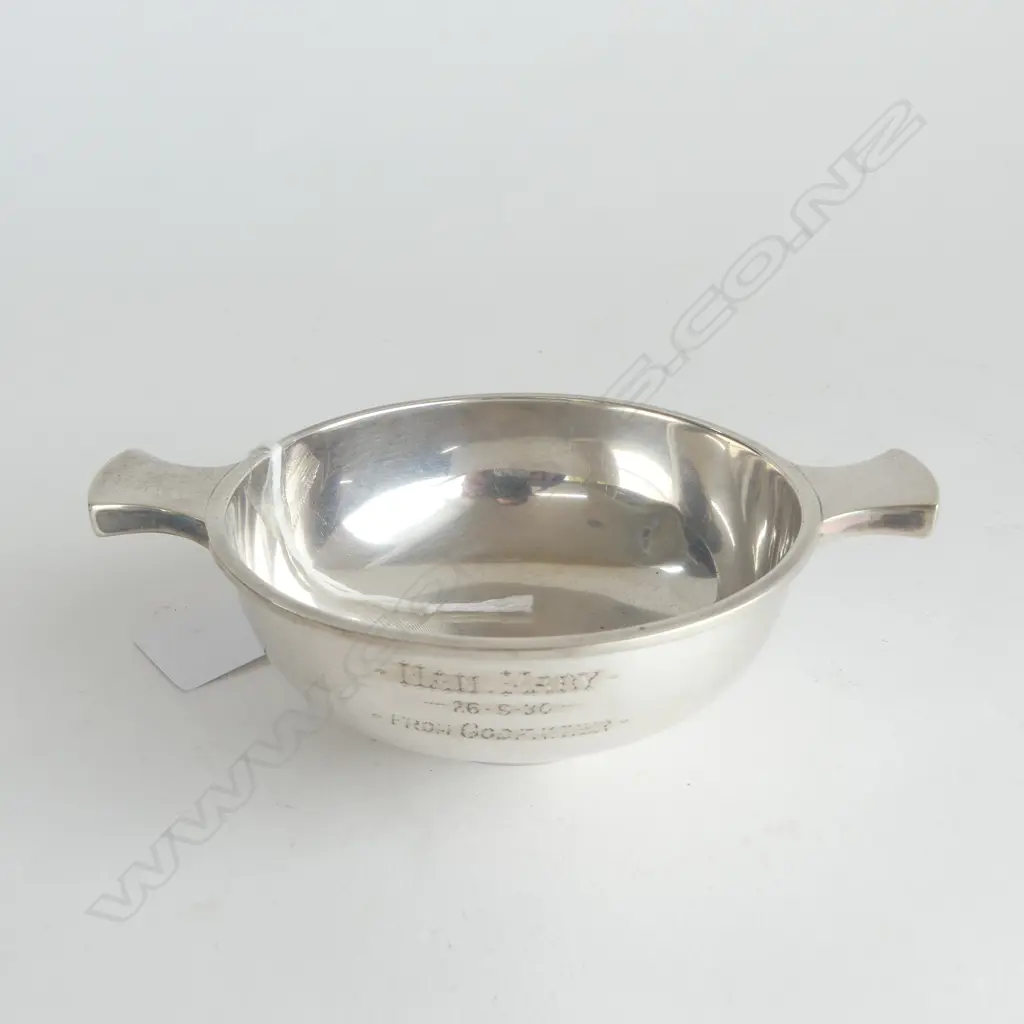 SILVER QUAICH Birmingham 1919 by Charles S Green & Co Ltd 110gms Image 1++