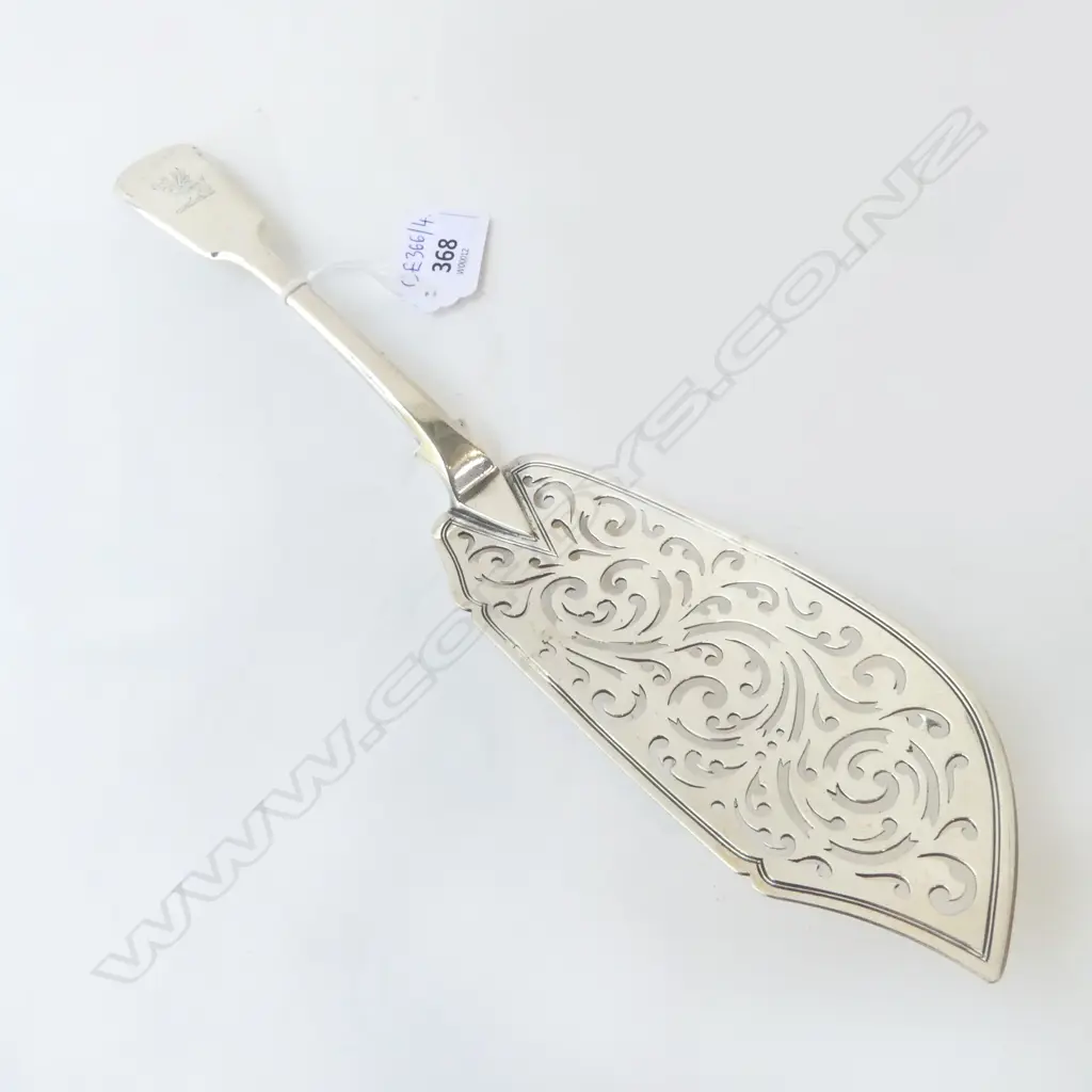 STG SILVER FISH SERVER, LONDON 1844 133grms Image 1++