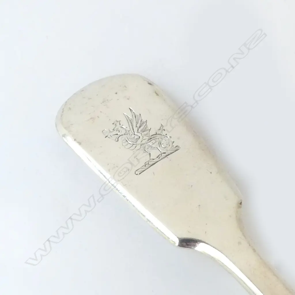 STG SILVER FISH SERVER, LONDON 1844 133grms Image 1++