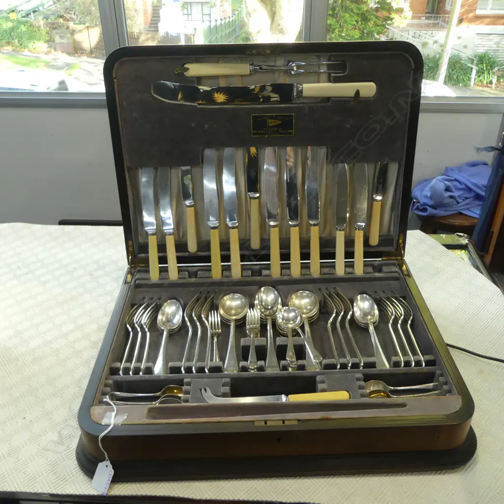WALKER & HALL CANTEEN OF CUTLERY E/P w. SOME IVORINE 'BONE' HANDLED Image 1++