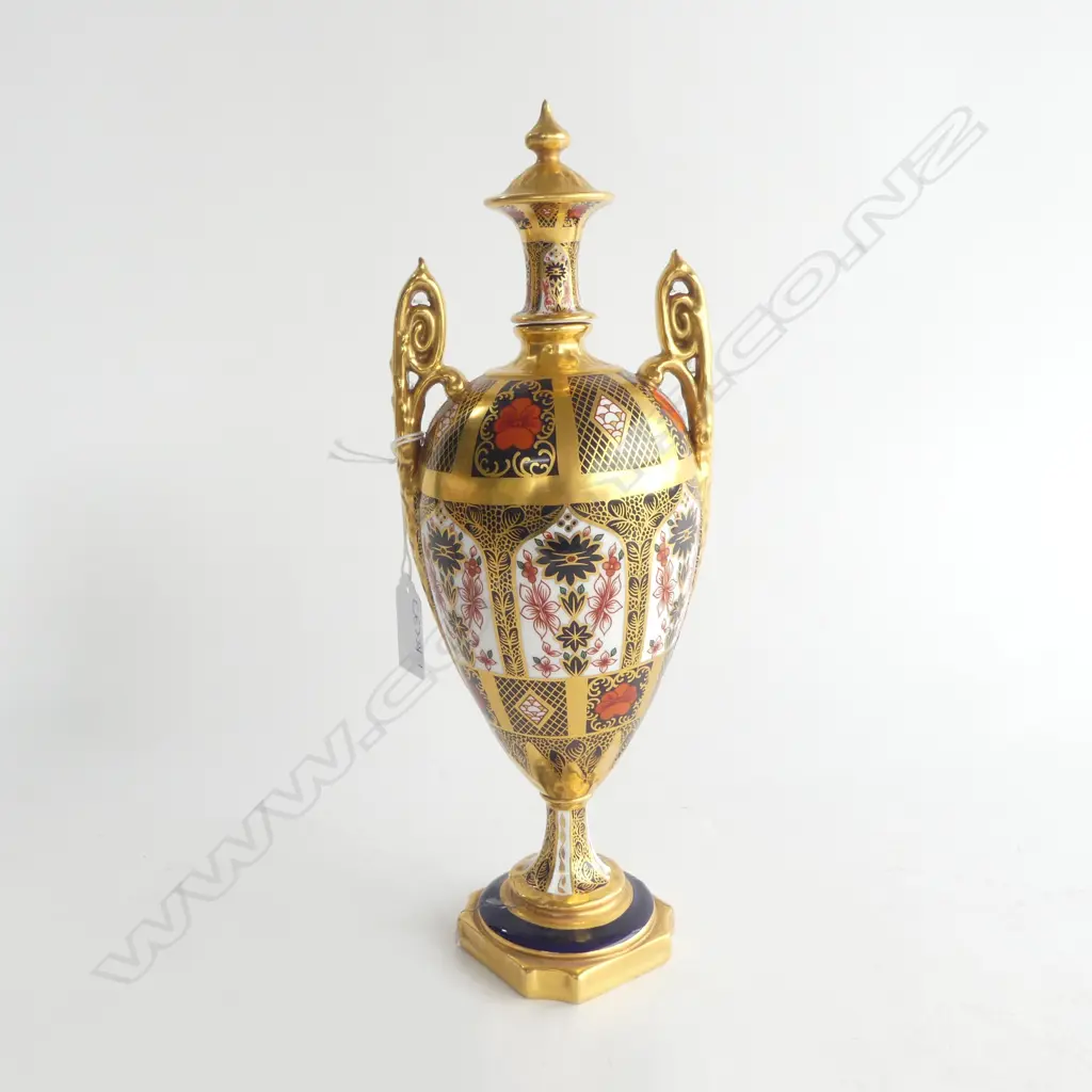 ROYAL CROWN DERBY IMARI URN H.300mm BASE REPAIRED Image 1++