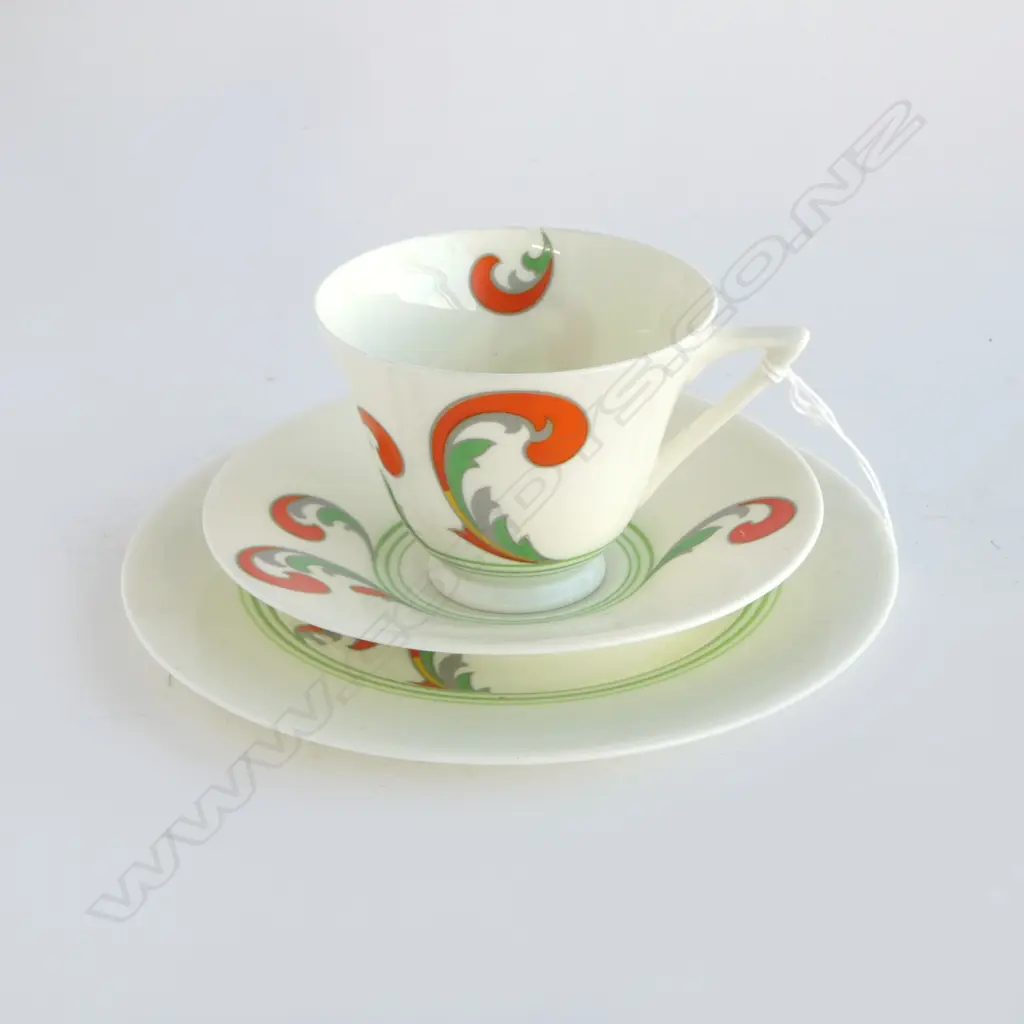 ROYAL DOULTON 'LYNN' PATTERN TRIO (small hairlines) Image 1++