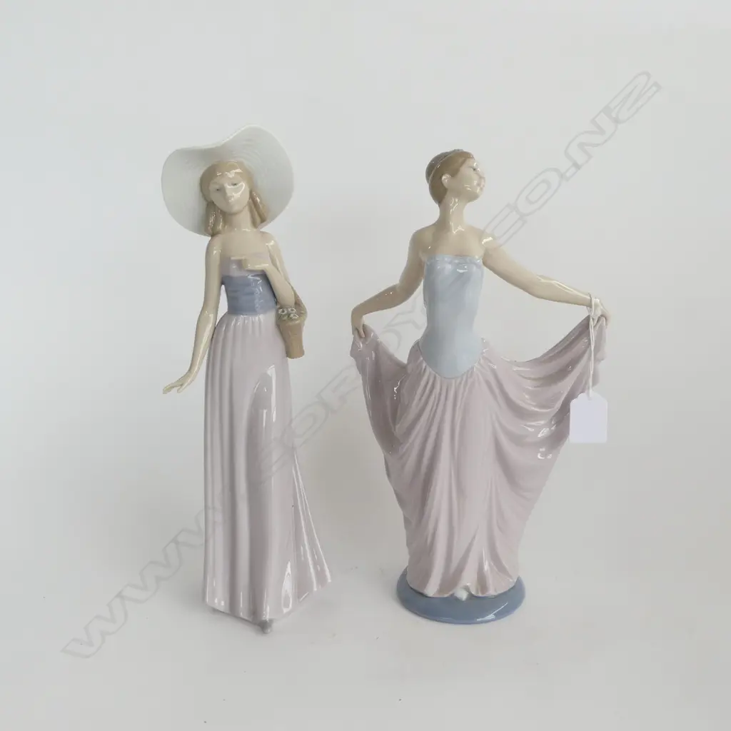 2 FIGURINES; LLADRO & NAO H.320mm Image 1++