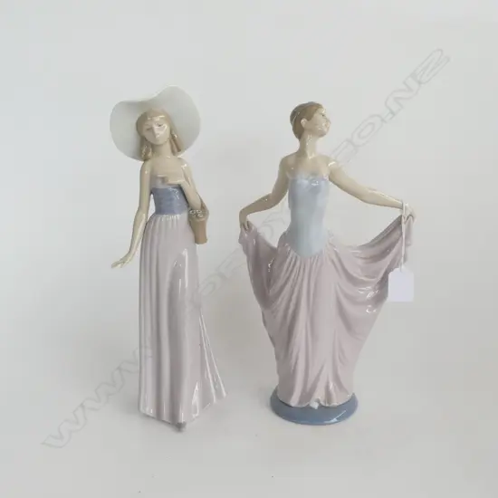 2 FIGURINES; LLADRO & NAO H.320mm