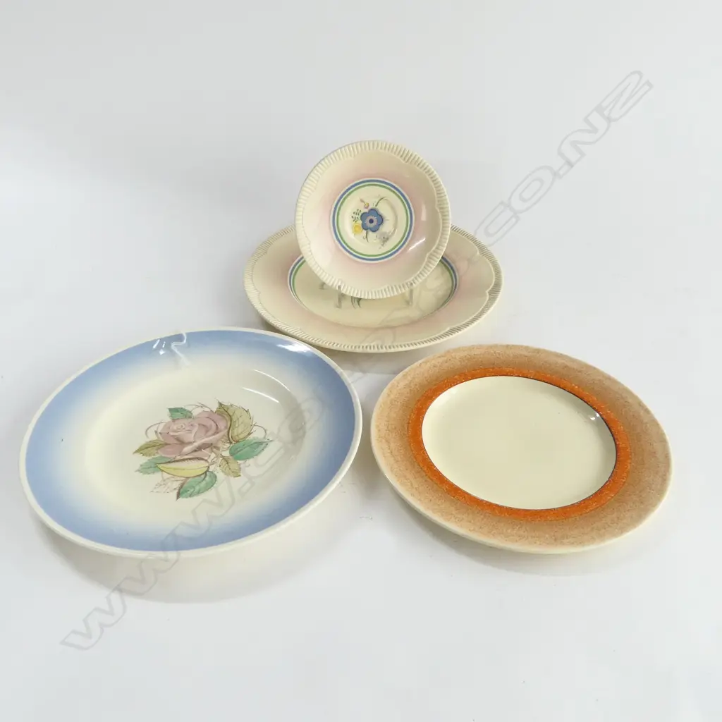 3 CLARICE CLIFF PLATES + SUSIE COOPER PLATE  Image 1++