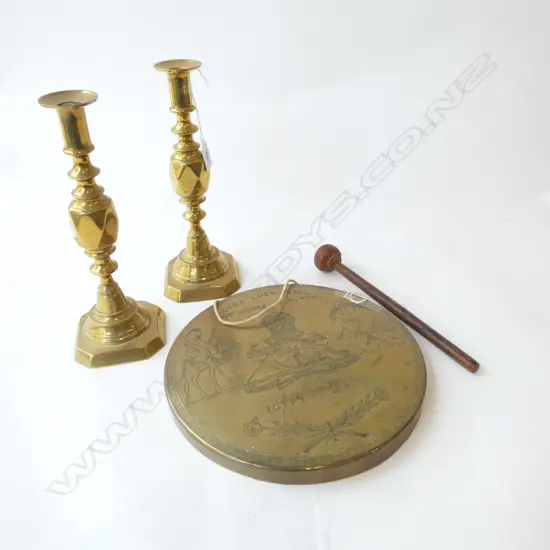 PAIR VERY OLD BRASS CANDLESTICKS H.280mm & BRASS WW2 EGYPT 1940 GONG 'GOOD LUCK TO ALL AT HOME FROM TOM' Dia 260mm