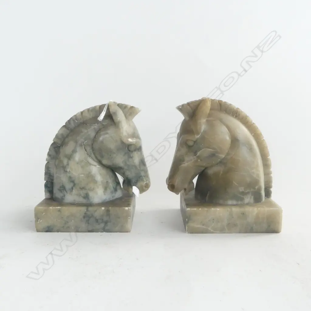 PR ALABASTER CARVED HORSES HEAD BOOKENDS H.120mm Image 1++