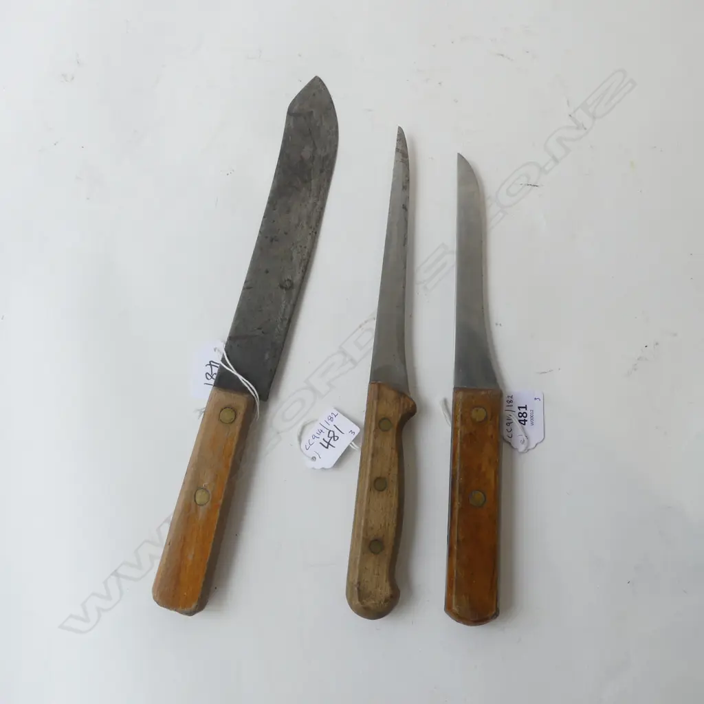 3 VINTAGE HUNTING & SKINNING KNIVES L350 & 280MM Image 1++